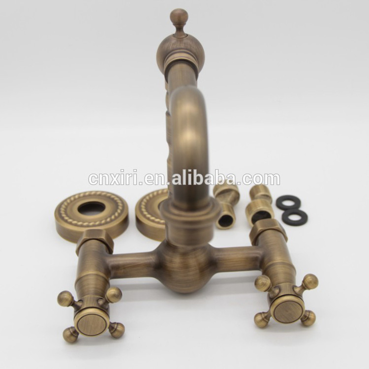 China Antique Brass Wall Mounted Kitchen Sink Taps Two Handle Bathroom and Kitchen Faucet 8118