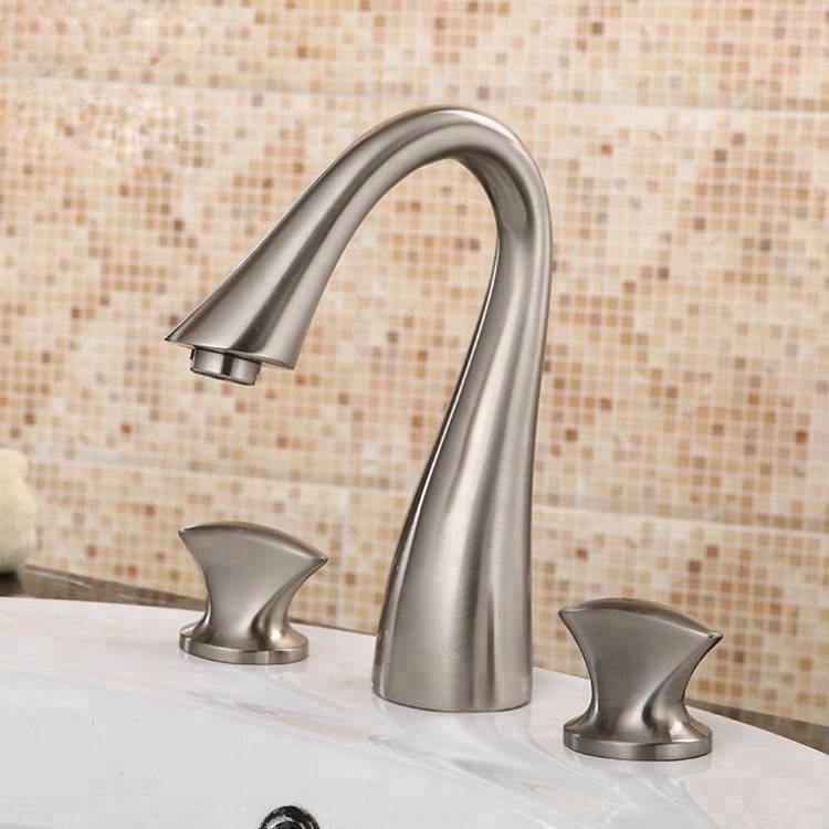 Bathroom Sink Tap with 3 Holes 2 Handles Brass Bathtub Tap Basin Faucets with Brushed Nickel Finish