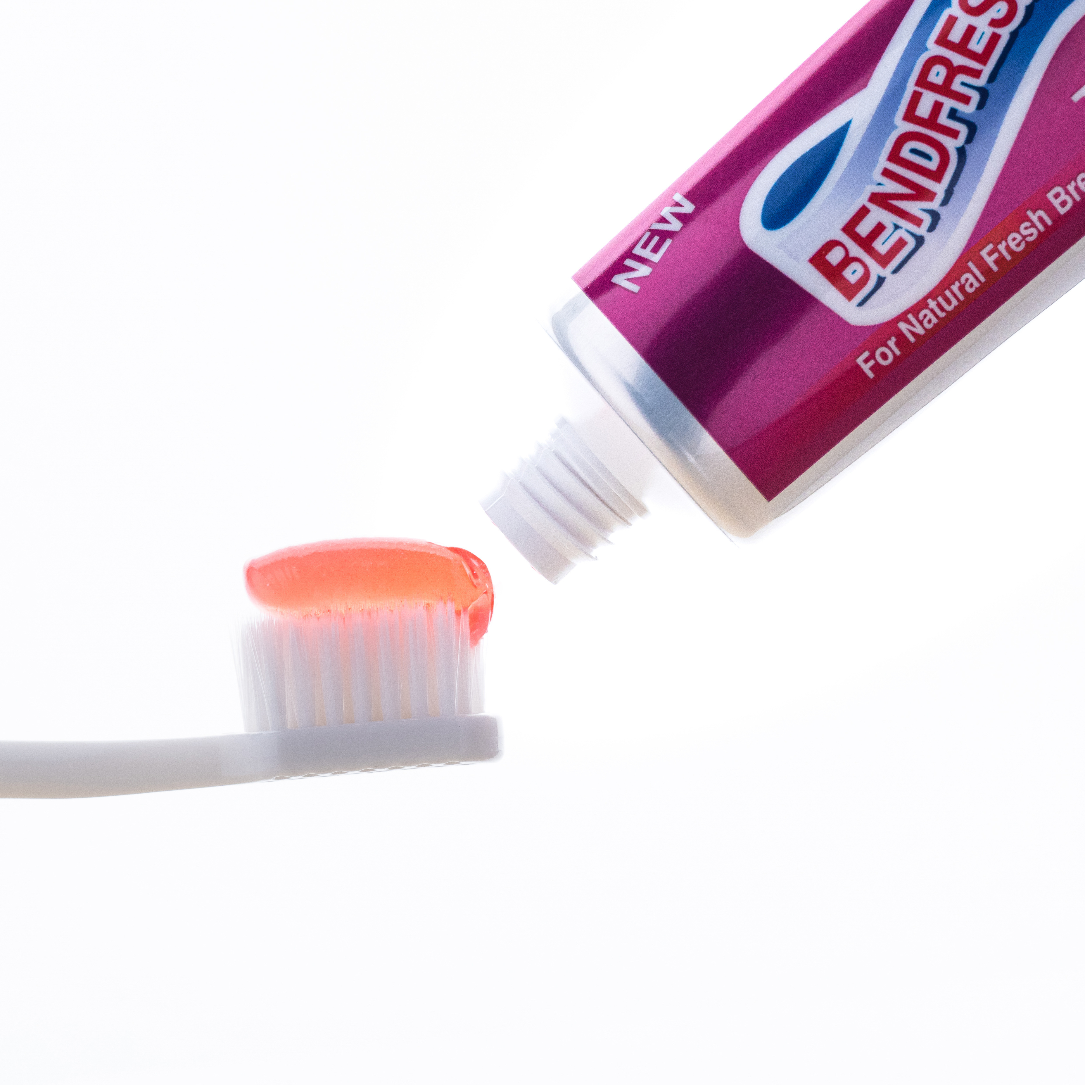 Free Sample Custom Private Label Fluoride Anti Cavity Anti sensitive Strengthens Teeth  Mint Toothpaste