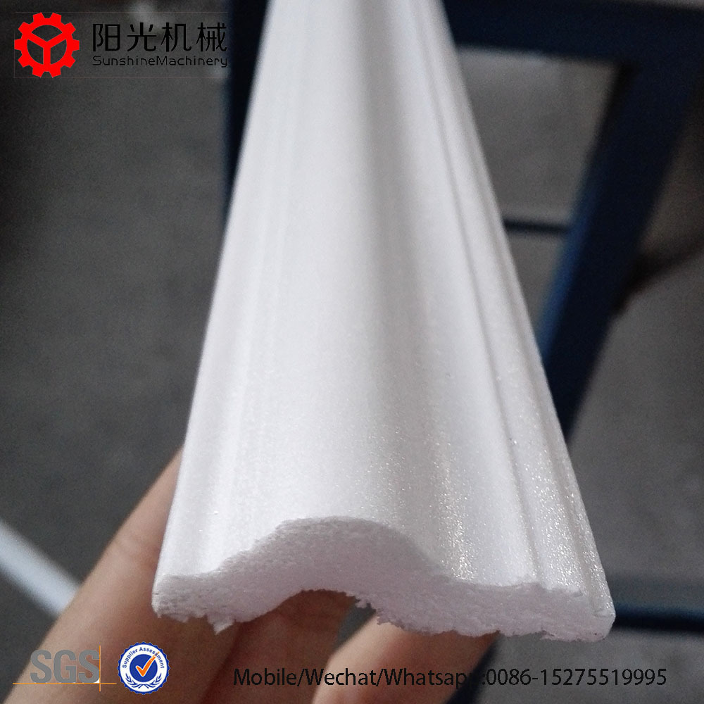 Polystyrene cornice crown moulding