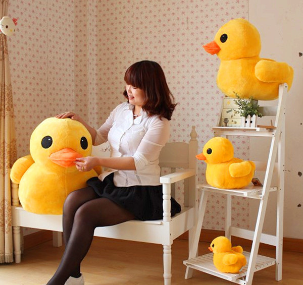 High Quality Cartoon plush toys Stuffed Animal Toys Cute Yellow Duck Doll Pillow Lovely Cartoon Duck For Sofa Bedroom Decoration