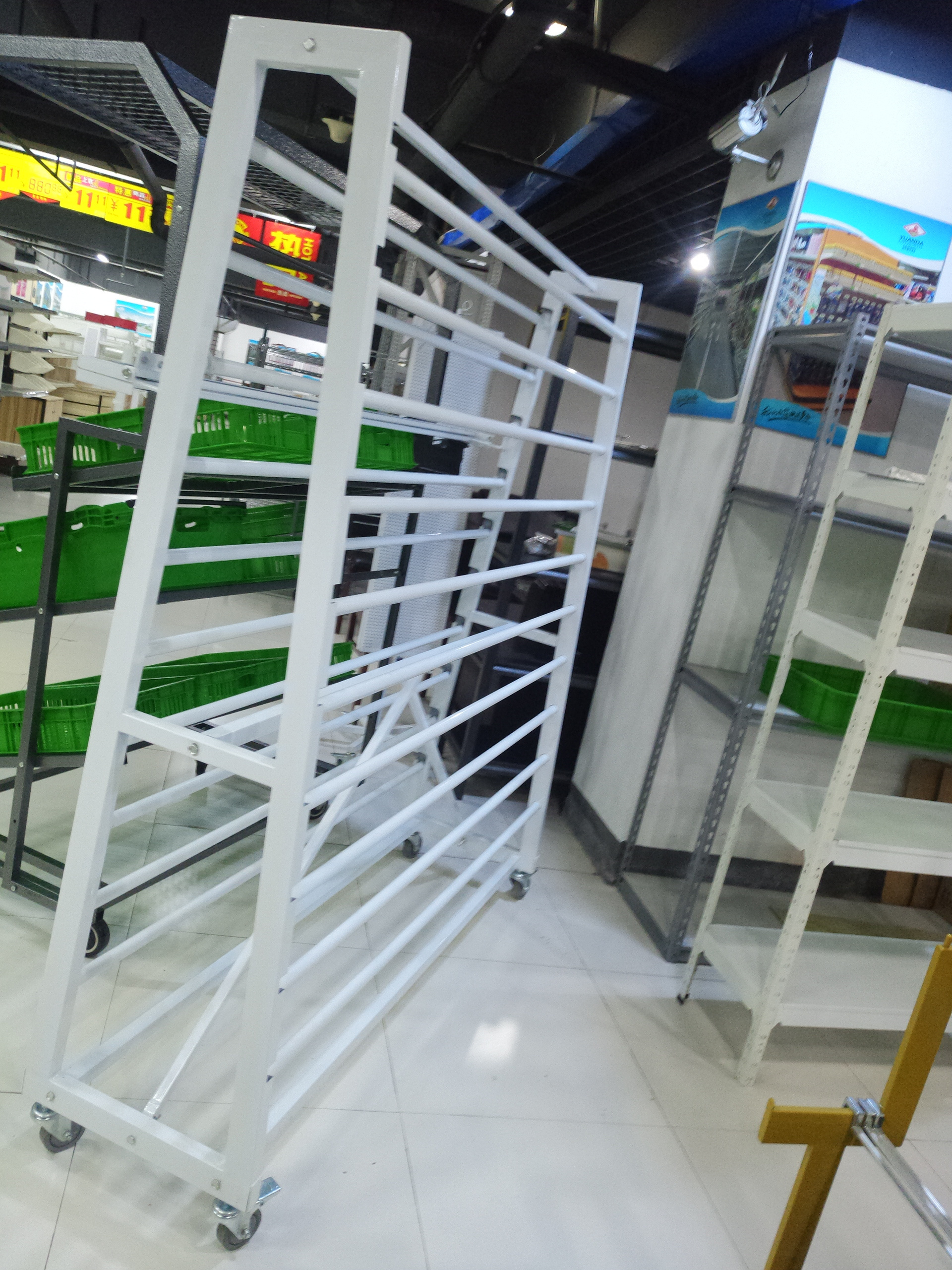 Wholesale Metal Textile Display Shelf Fabric Sample Carpet Display Roll Racks