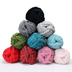 Wholesale Bernat Thick Super Chunk Yarn Hand Knitting chenille Chunky Yarn for Blanket