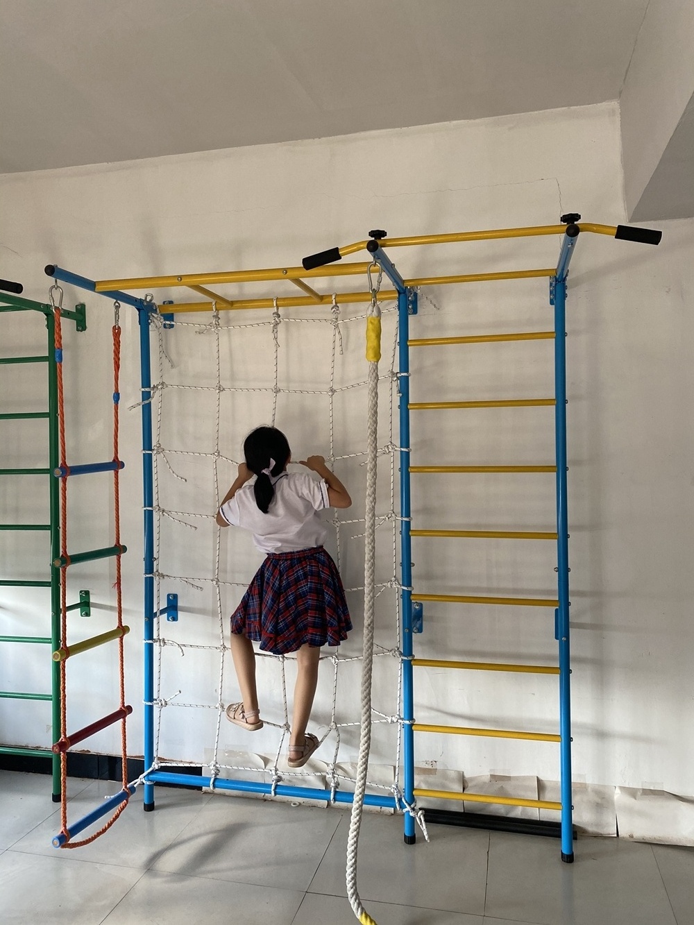 Indoor Climbing Frame for Children Wall Bars With Rope Rings Gym Monkey Bar XK-029