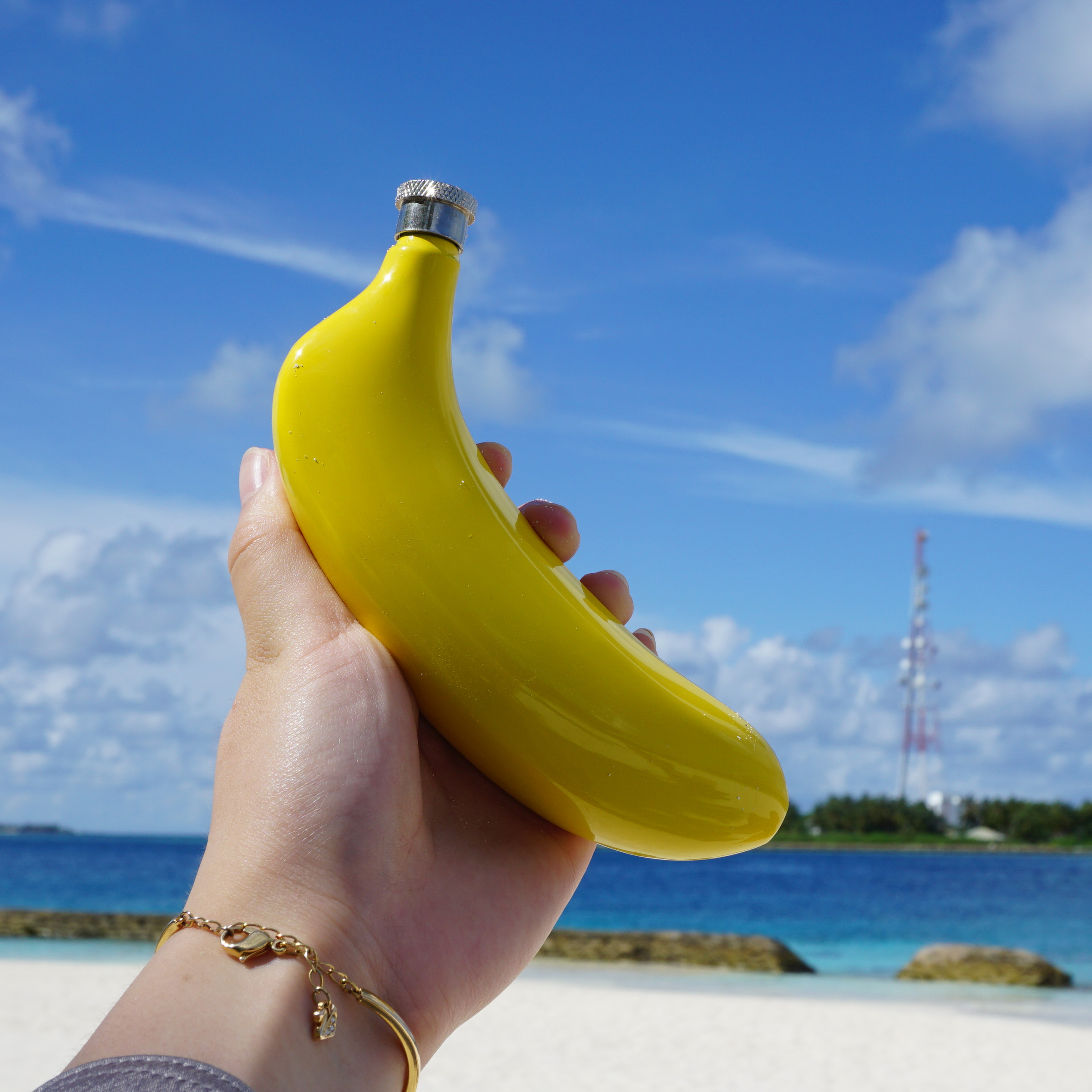 Luxury Novelty Stainless Steel Banana Shape Hip Flask For Promotional 5oz