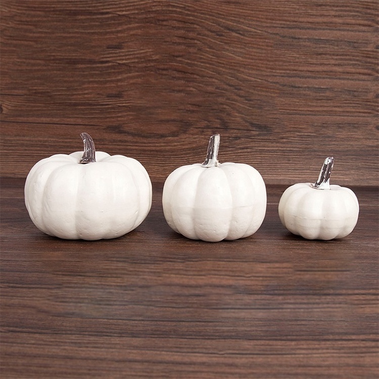 2024 Wholesale Halloween Decorations Dolls Gift Party Decor Combination Pumpkins Home Decoration Artificial White Foam Pumpkin