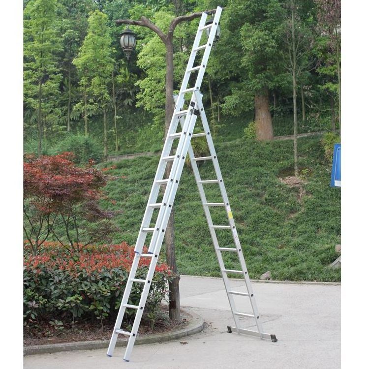 Fiberglass adjustable aluminium extension ladder with slip-resistant feet