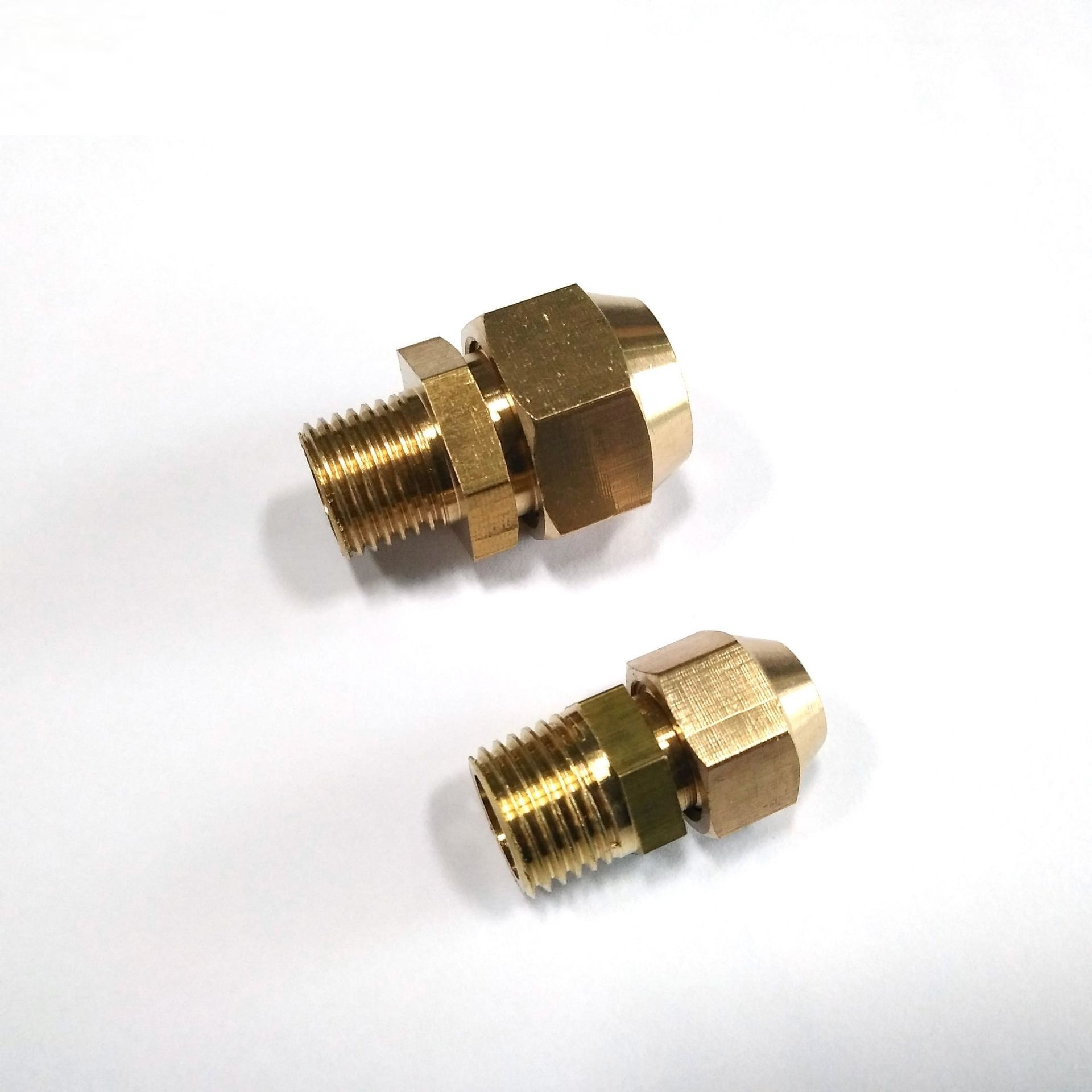 Manufacturers direct external teeth flaring direct brass multi-gauge brass pipe flared joint