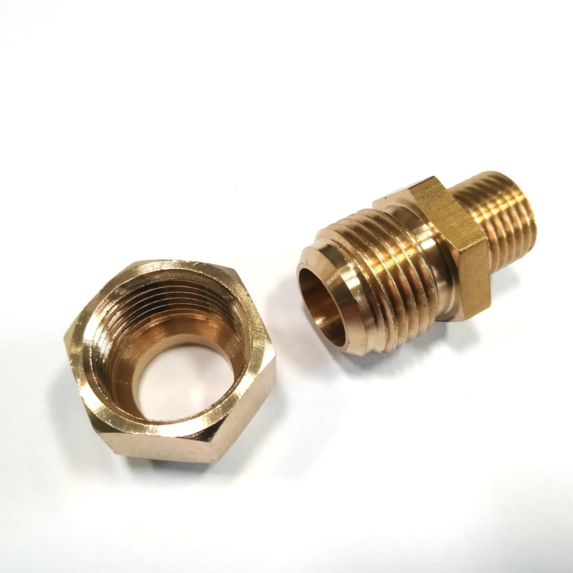 Manufacturers direct external teeth flaring direct brass multi-gauge brass pipe flared joint