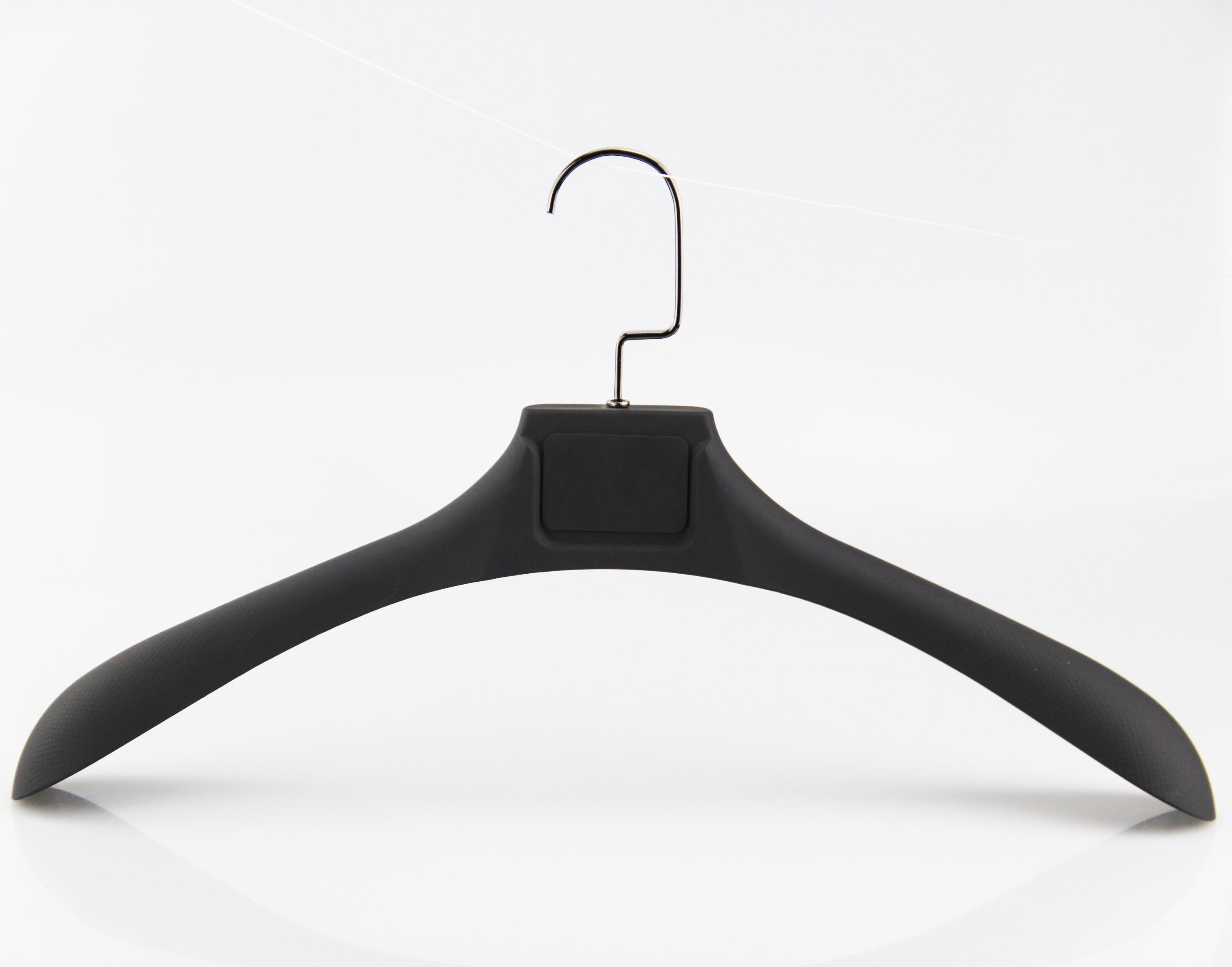 Customize logo men suit hanger rubber coated plastic hanger with wide shoulder for hang clothes