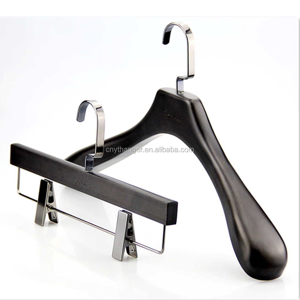 YT durable Luxury wooden suit clothes hanger with flock bar rack black men's clothing hanger and strong square metal hook