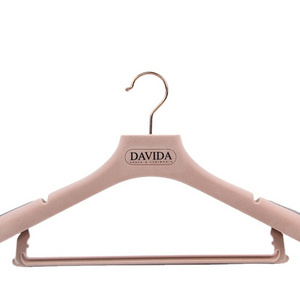 YT 2020 wholesale customized pink velvet flocked anti-slip plastic dress coat clothes hanger with trousers bar