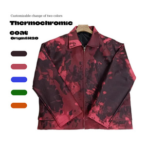 A jacket that changes color according to heat Thermochromic yarn customization