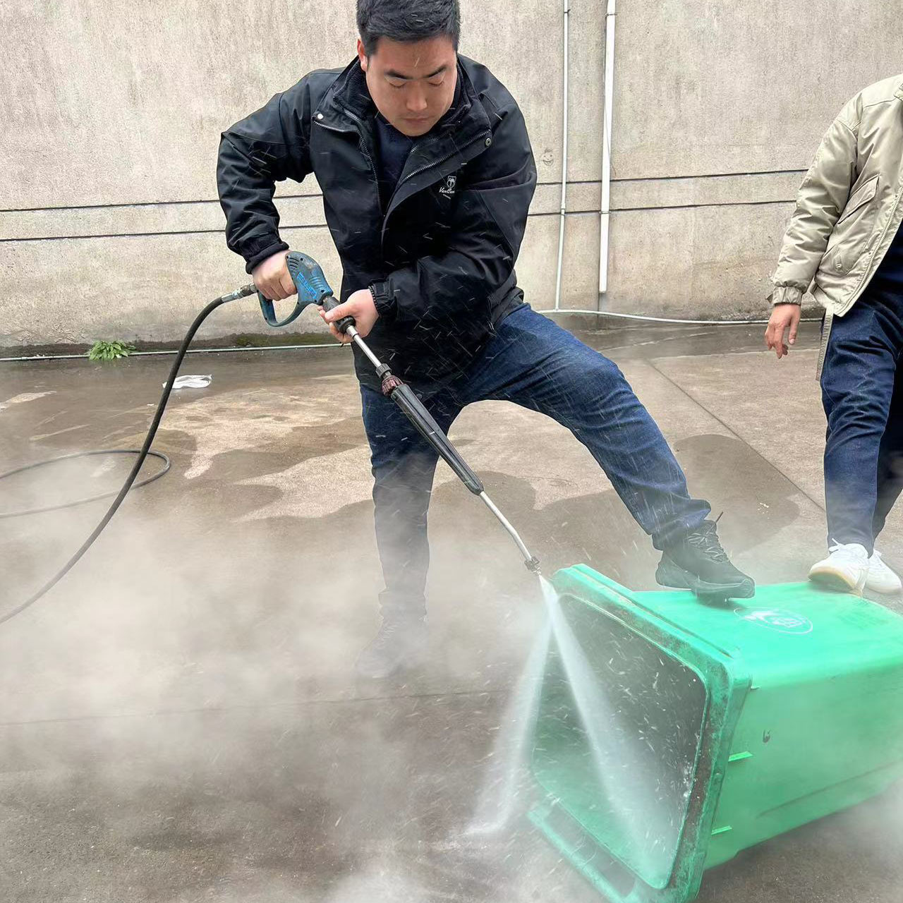 New Italian best-selling CE certified 250bar3000psi diesel hot water high-pressure cleaning machine