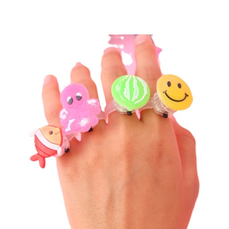 Wholesale soft Plastic material Glitter Ring Cute Girl's glow in dark finger Ring Lighting up Christmas Decoration Stall toy