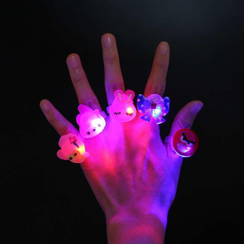 Wholesale soft Plastic material Glitter Ring Cute Girl's glow in dark finger Ring Lighting up Christmas Decoration Stall toy