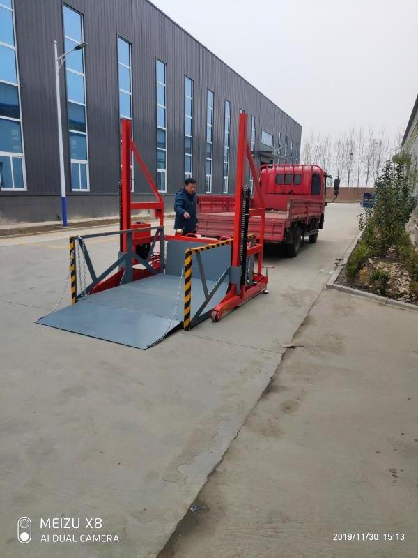 Loading and Unloading Lifting Platform Loading Capacity 2 Tons for Container Mobile unloading platform