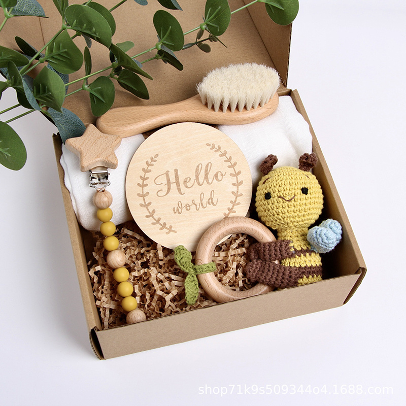 Pinuotu Wooden Boy Girl Newborn Baby Shower Crochet Animal Rattle Cute Pacifier Chain Engraved Toy Toddlers Gift Box Set