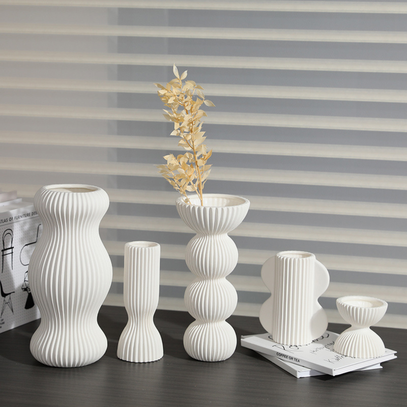 Wholesale Nordic Style White Flower Arrangement Vase Modern Office Desktop Decoration Ceramic Flower Vases With Handle