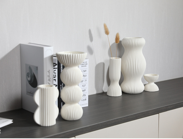 Wholesale Nordic Style White Flower Arrangement Vase Modern Office Desktop Decoration Ceramic Flower Vases With Handle