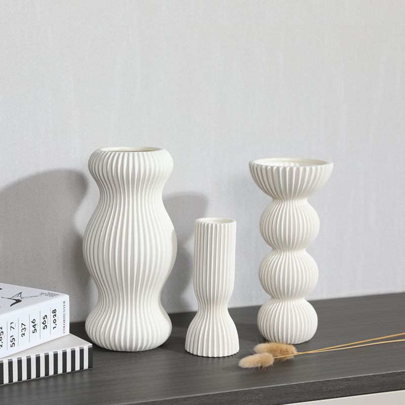 Wholesale Nordic Style White Flower Arrangement Vase Modern Office Desktop Decoration Ceramic Flower Vases With Handle