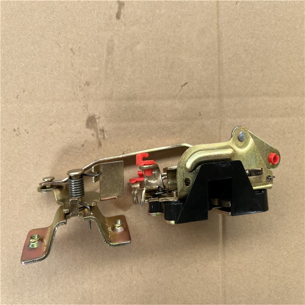 2020 hot sale for FAW  truck parts 6105015E109 Left door lock