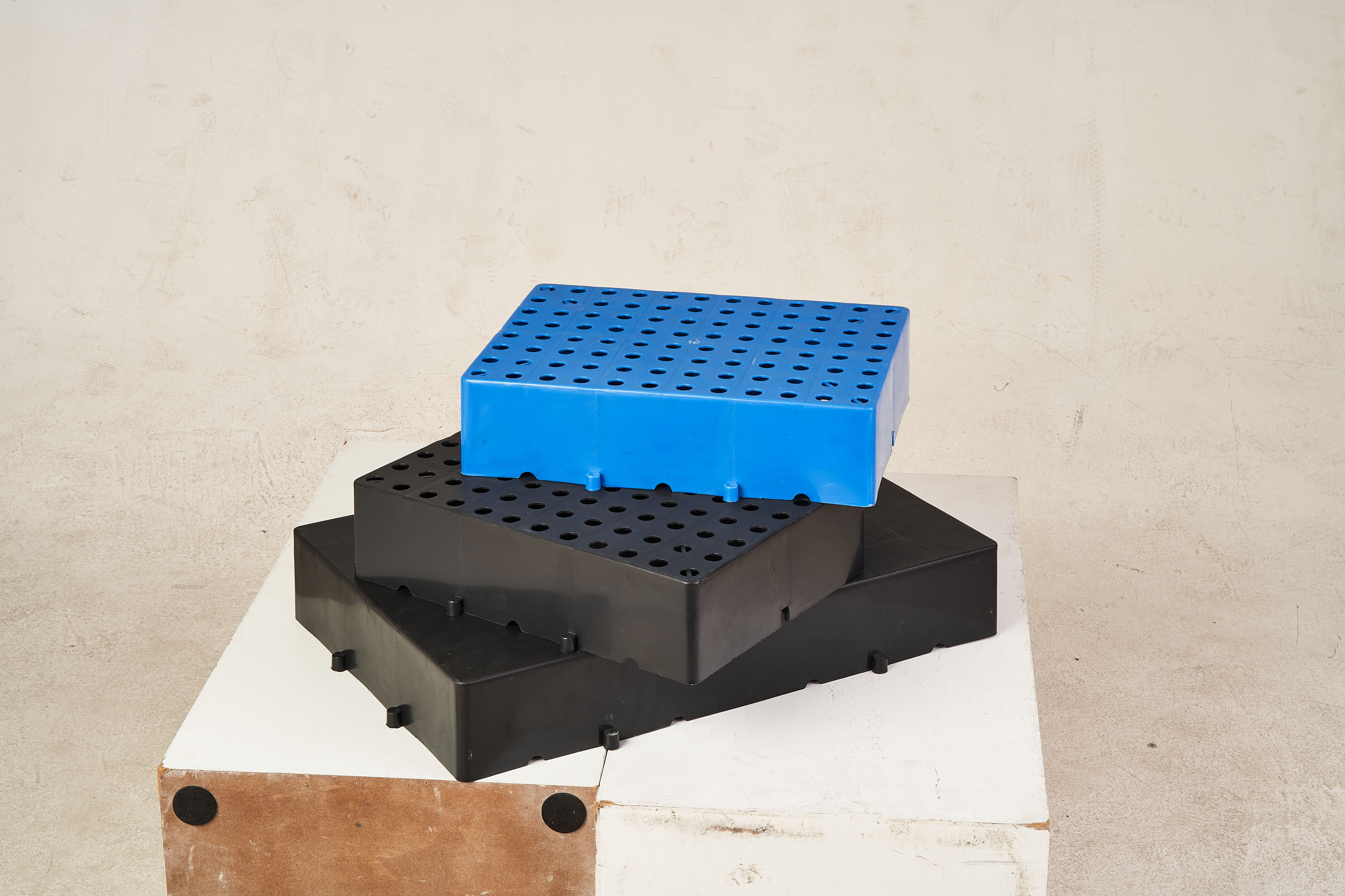 Wholesale Small Standard heavy duty industrial closed 4 way Plastic Pallets