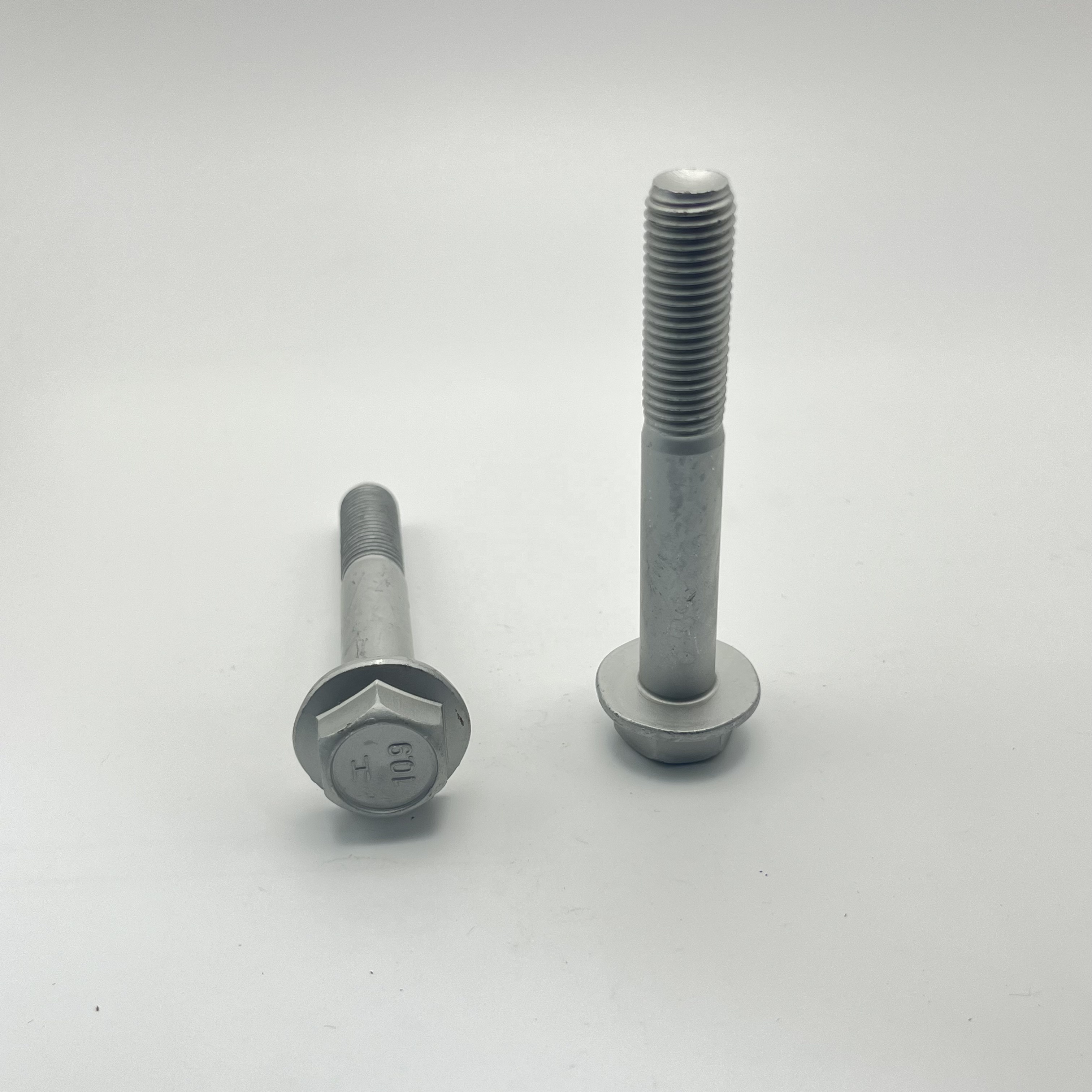 Carbon steel Grade 10.9 High Strength Hex Flange Bolt M5 M6 M8 M10 Hexagonal Flange Bolts With Full Thread And Half Thread