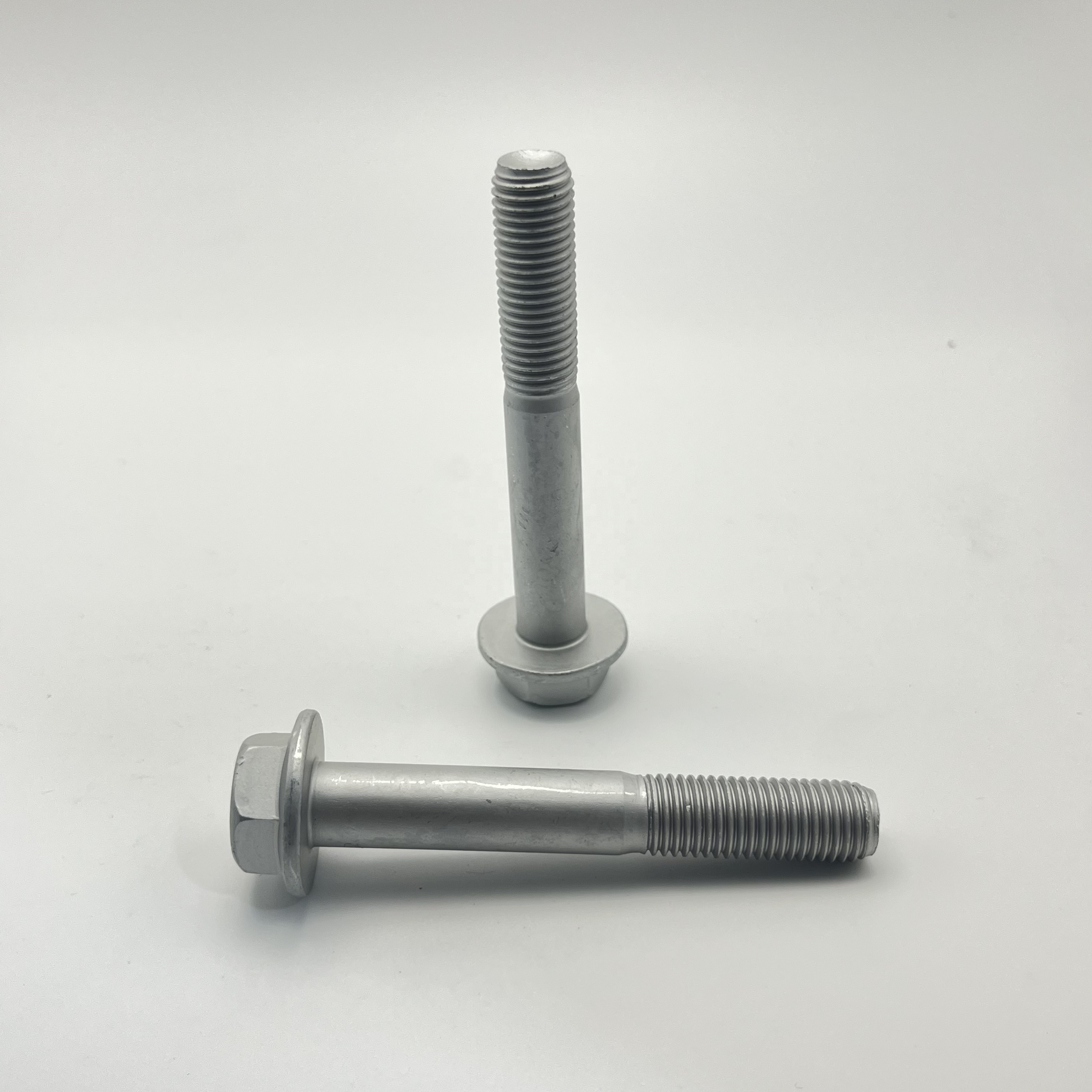 Carbon steel Grade 10.9 High Strength Hex Flange Bolt M5 M6 M8 M10 Hexagonal Flange Bolts With Full Thread And Half Thread