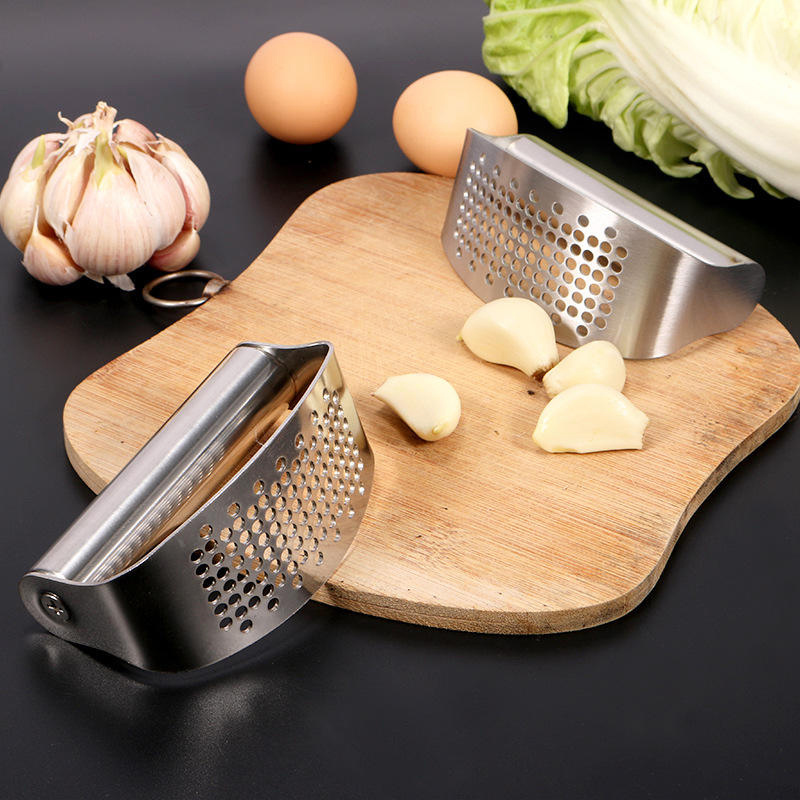 Factory Hot Selling Kitchen Accessories Garlic Press Peeler Rocker Crusher Chopper Grinder Manual Stainless Steel Garlic Press