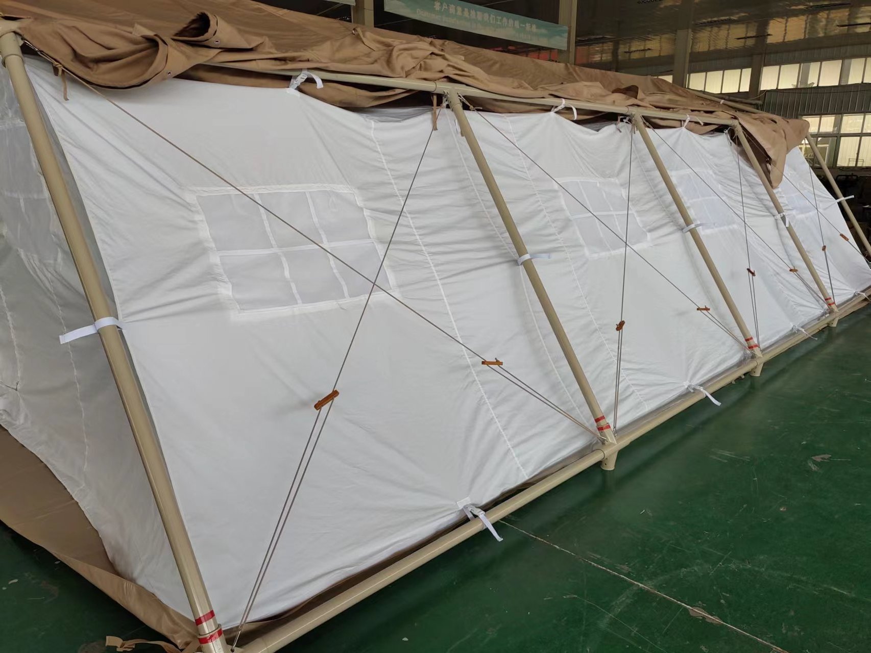 Winter Keep Warm Disaster Relief Tent 10 to 20 persons Emergency Tent Inflatable Cabin Tent