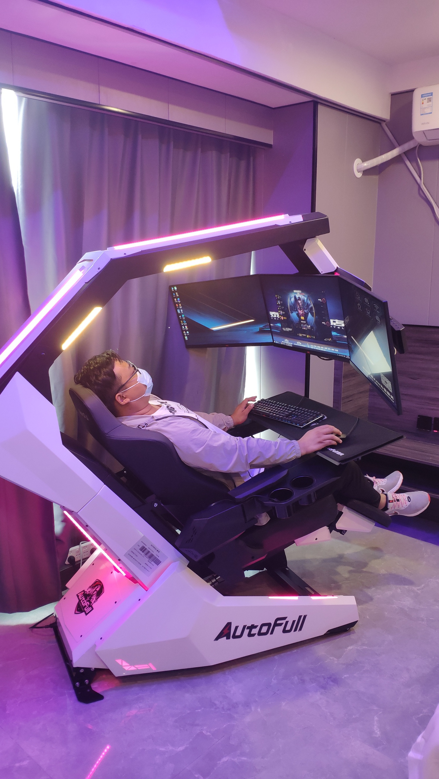 IW-R1 PRO  Zero gravity recline workstation chair  GIMI gaming COCKPIT , works triple monitor Tilting rig VR imperator IWR1