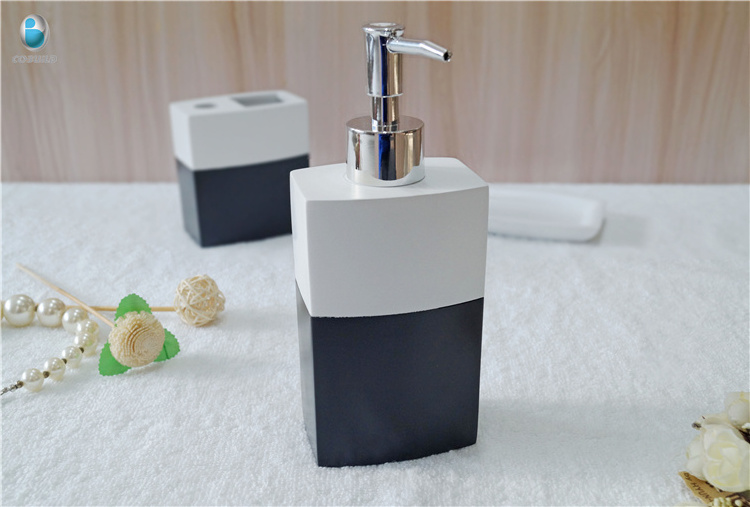 Souveniers gifts funny white & black 4pcs bathroom hand crafted resin accessory set