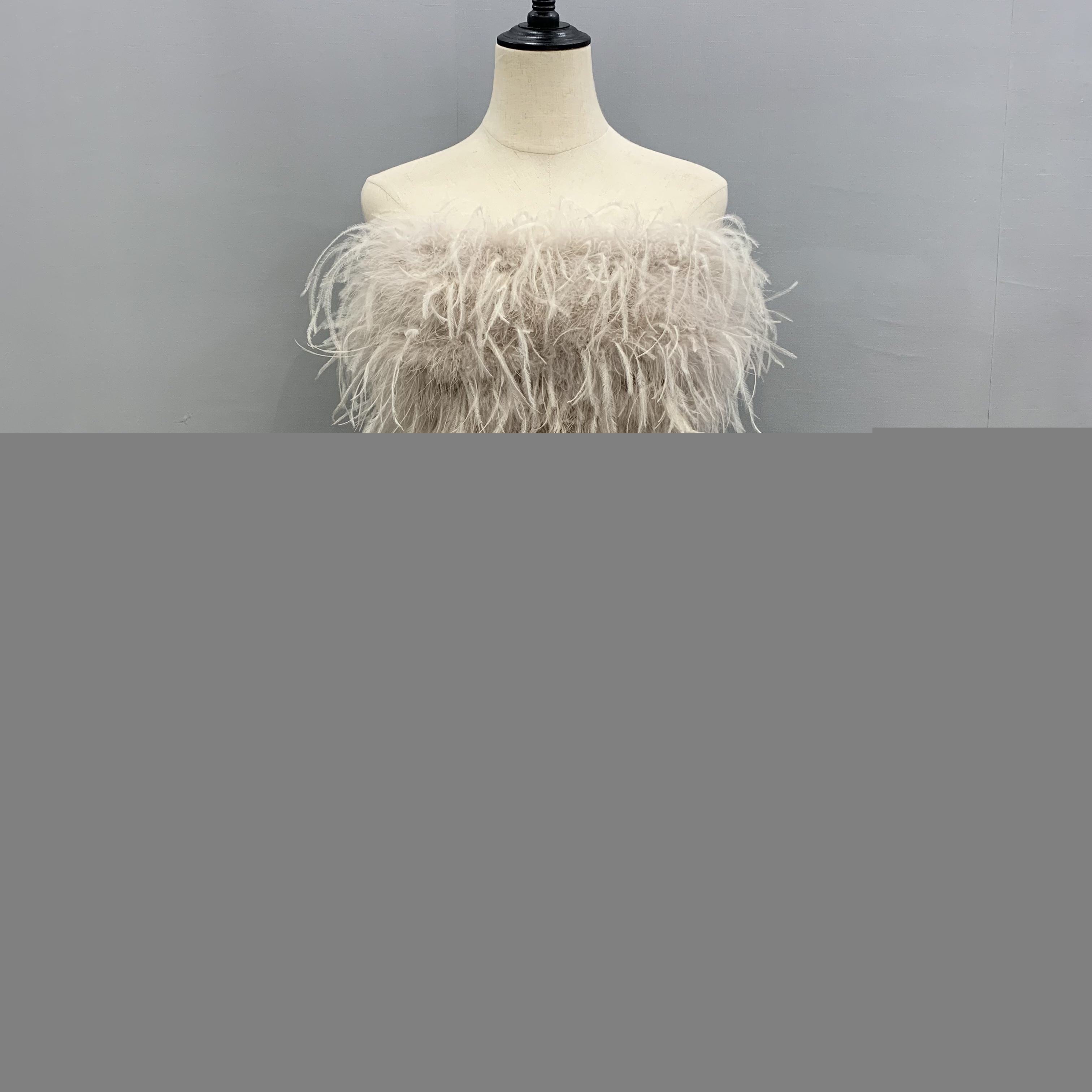 New Red Backless Vest Summer Ladies Luxurious Fur Wrap Fashion Ostrich Feather Top And Skirt Set