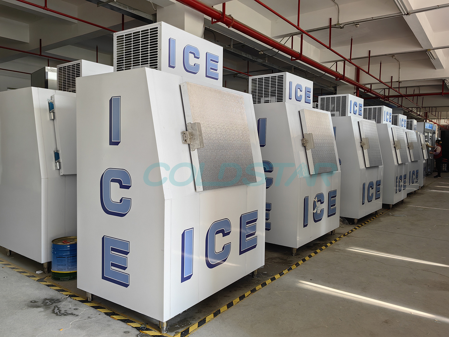 Commercial Ice storage bin merchandiser, outdoor bagged ice storage freezer