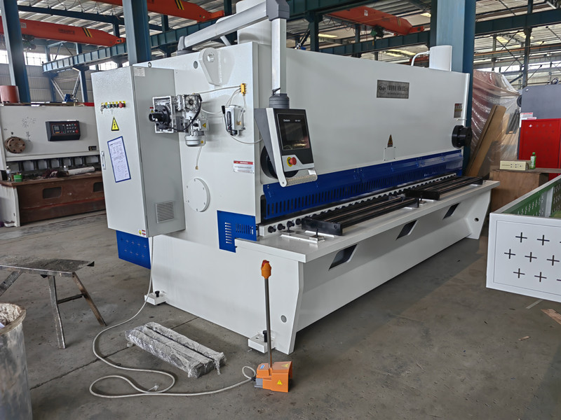 DAC360 guillotine shearing machine 16*3200 steel sheets metal shearing machine