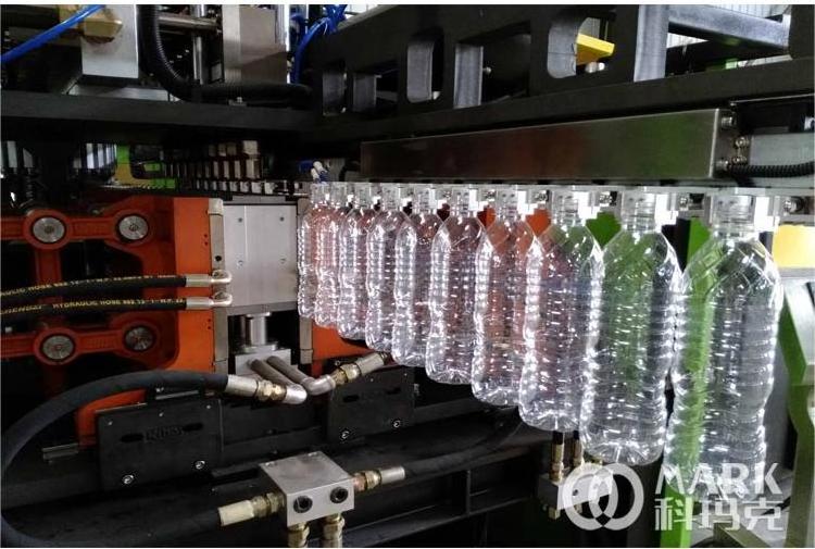 Plastic Bottle Blowing Machine/Blow Molding Machine/Water Bottle Making Machine