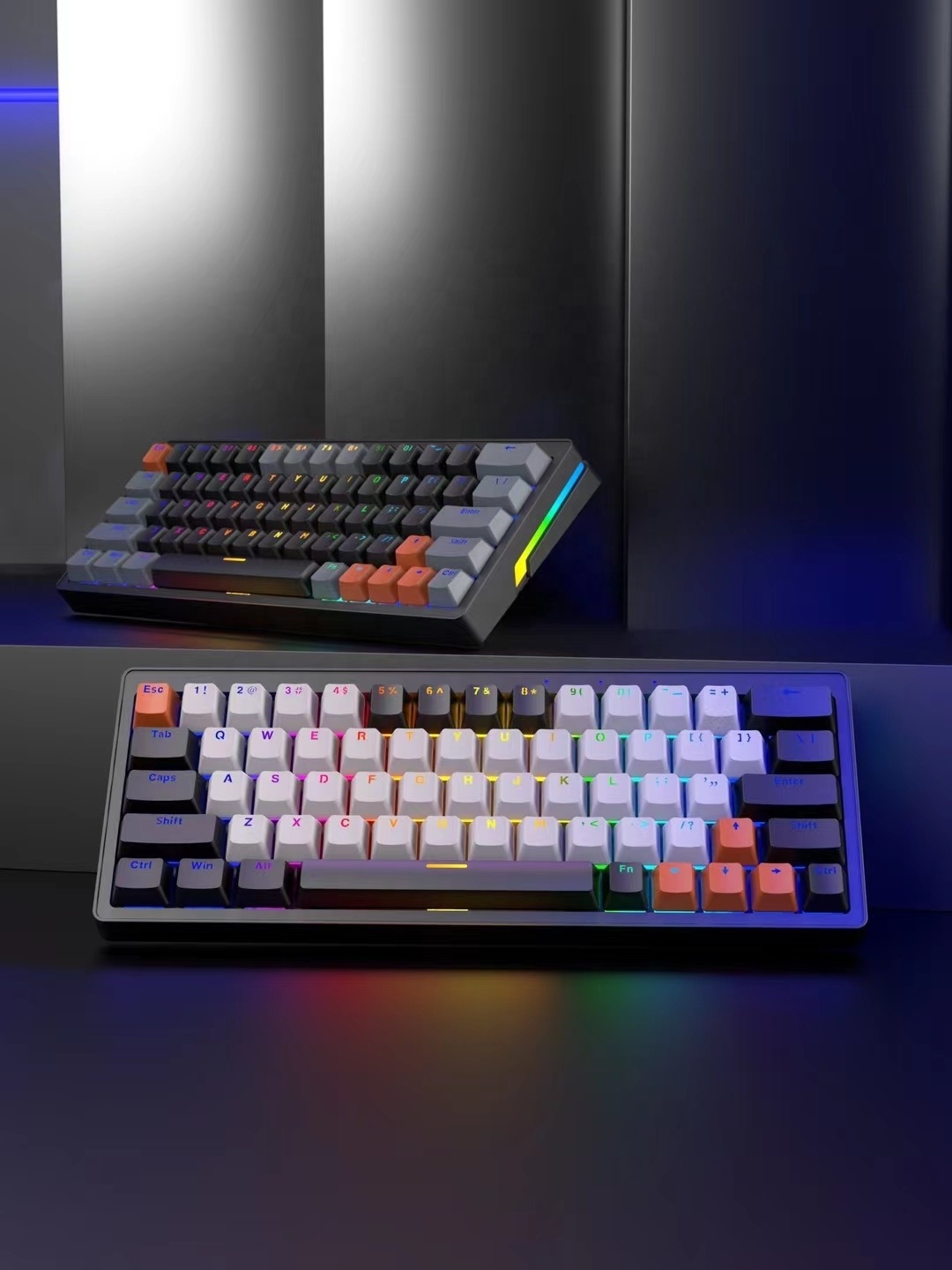 Hotswappable  Switch Three Mode 2.4G Wireless Wired Bluetooth 60% Mechanical Keyboard Gmaing Keyboard