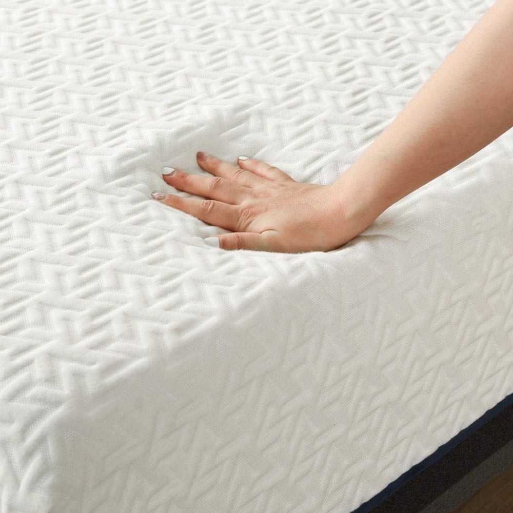 King Size Gel Memory Foam 3 Zone Pocket Coil Spring Hotel Mattress with Oem Customized Fabric Packing