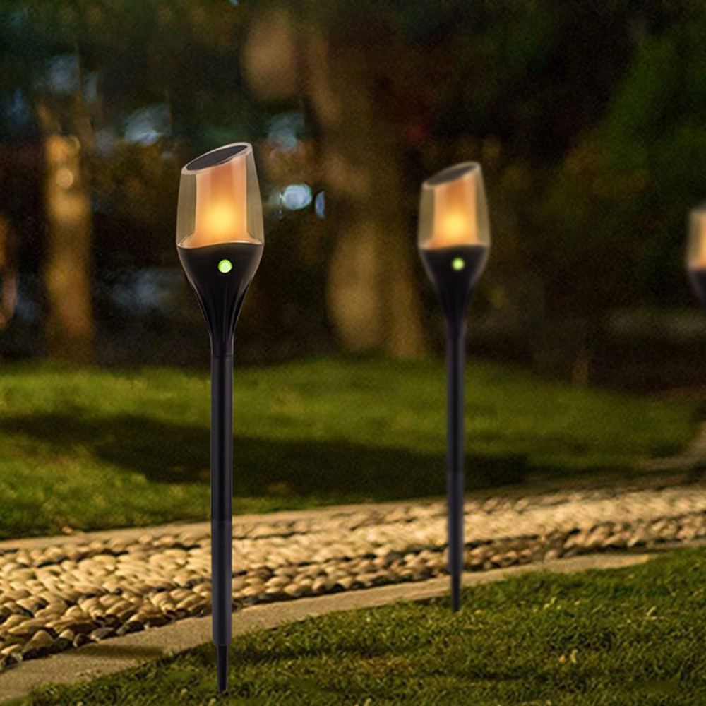 Auto On Off Outdoor Solar Tiki Torches Garden Lights with Flickering Flame for decorative courtyard landscape garden pathway