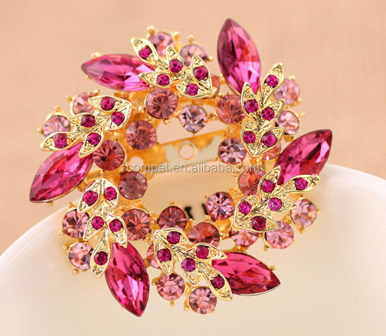 Crystal-studded chic wreath brooch scarf ring high-end apparel accessories jewelry