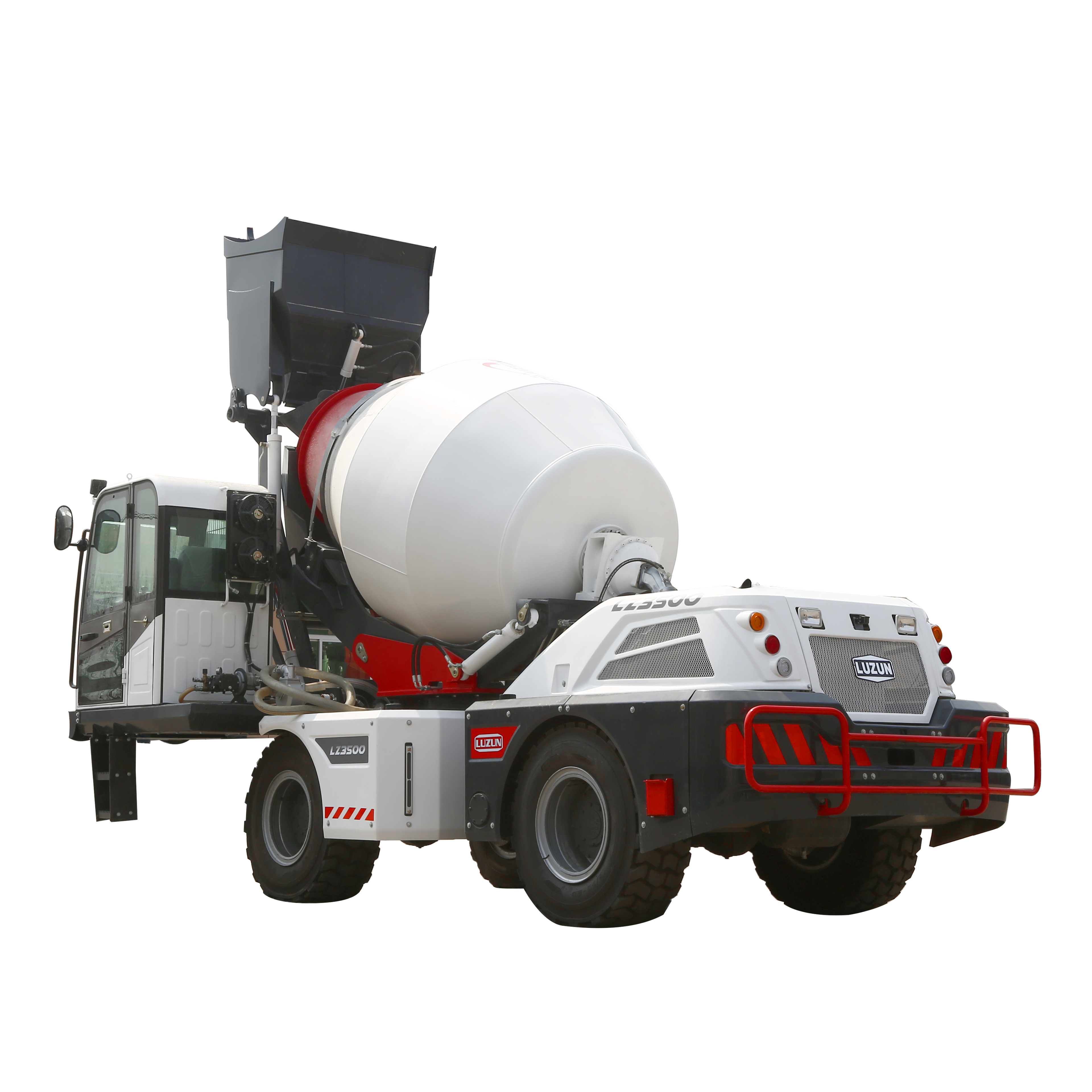 1.6 m3 small diesel 4*4 self propelled self loading concrete mixing /mixer mobile truck for sale