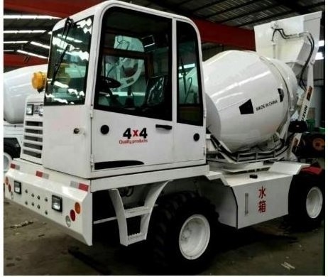 1.6 m3 small diesel 4*4 self propelled self loading concrete mixing /mixer mobile truck for sale