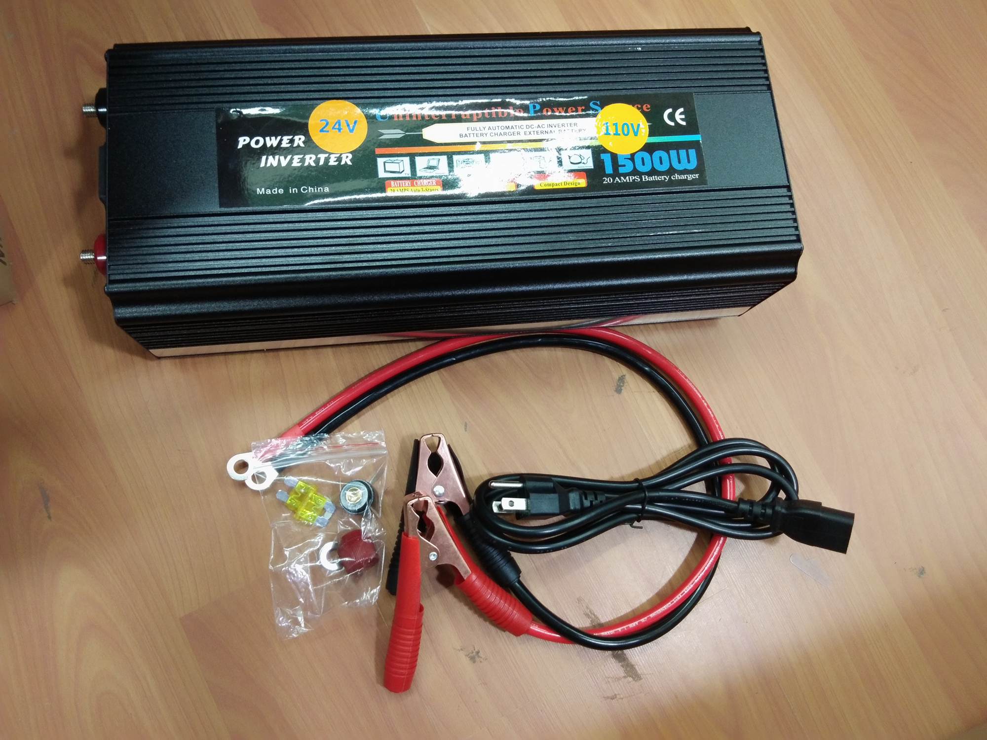 12V DC 220V AC Modified Sine Wave Invertor 300W 500W 1000W 1500W 2000W 3000W UPS Inverter with Battery Charger Function