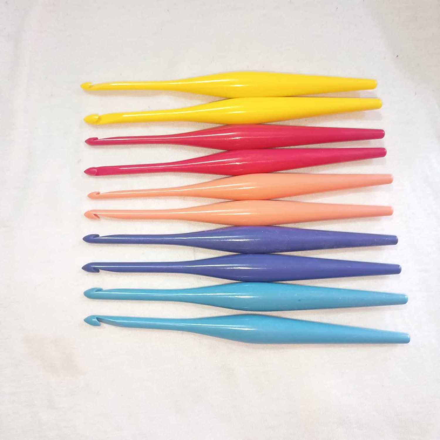 custom made bright colored resin crochet hook suitable for yarn and fiber stores and knitting supplies store for resale