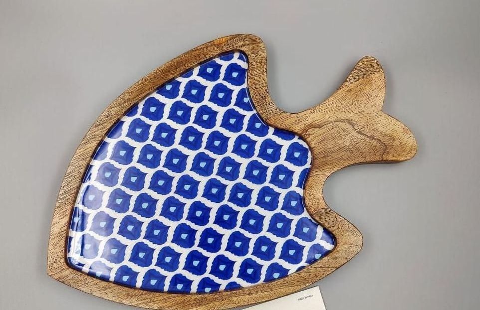 custom made in shape of a fish,wooden trays with resin bases ideal for home decoration stores suitable for resale