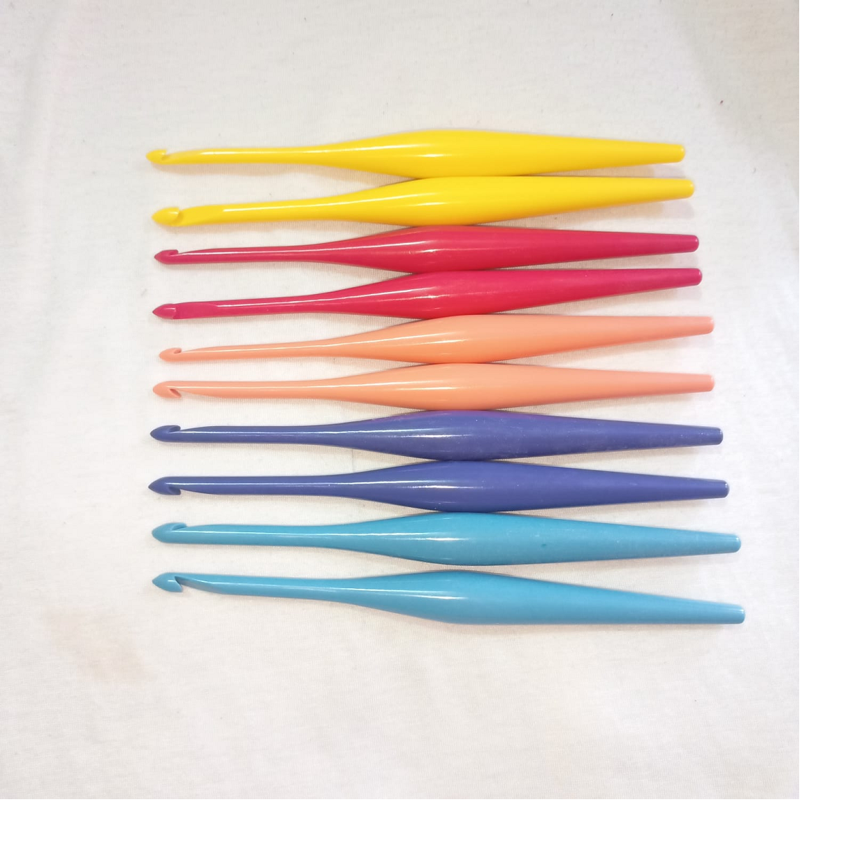 custom made bright colored resin crochet hook suitable for yarn and fiber stores and knitting supplies store for resale