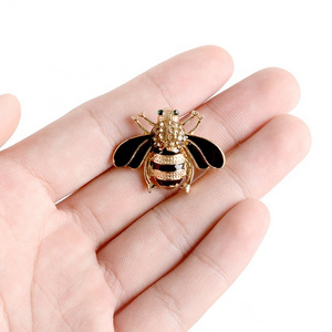 Wholesale Stock 3D Alloy Bee Dress Small Brooch Enamel Lapel Pin