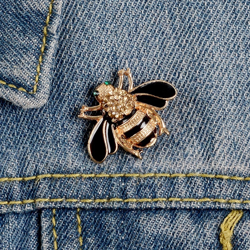 Wholesale Stock 3D Alloy Bee Dress Small Brooch Enamel Lapel Pin