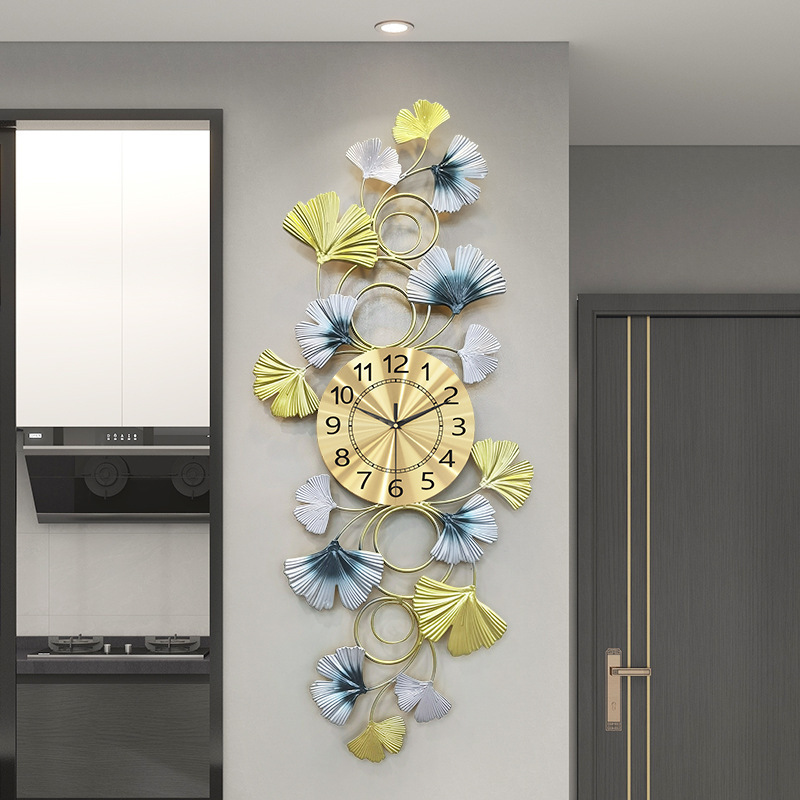 Nordic Light Luxury Creative Ginkgo Leaf Atmosphere Wall Clock Metal Gold Large Decorative Wall Clock 3d